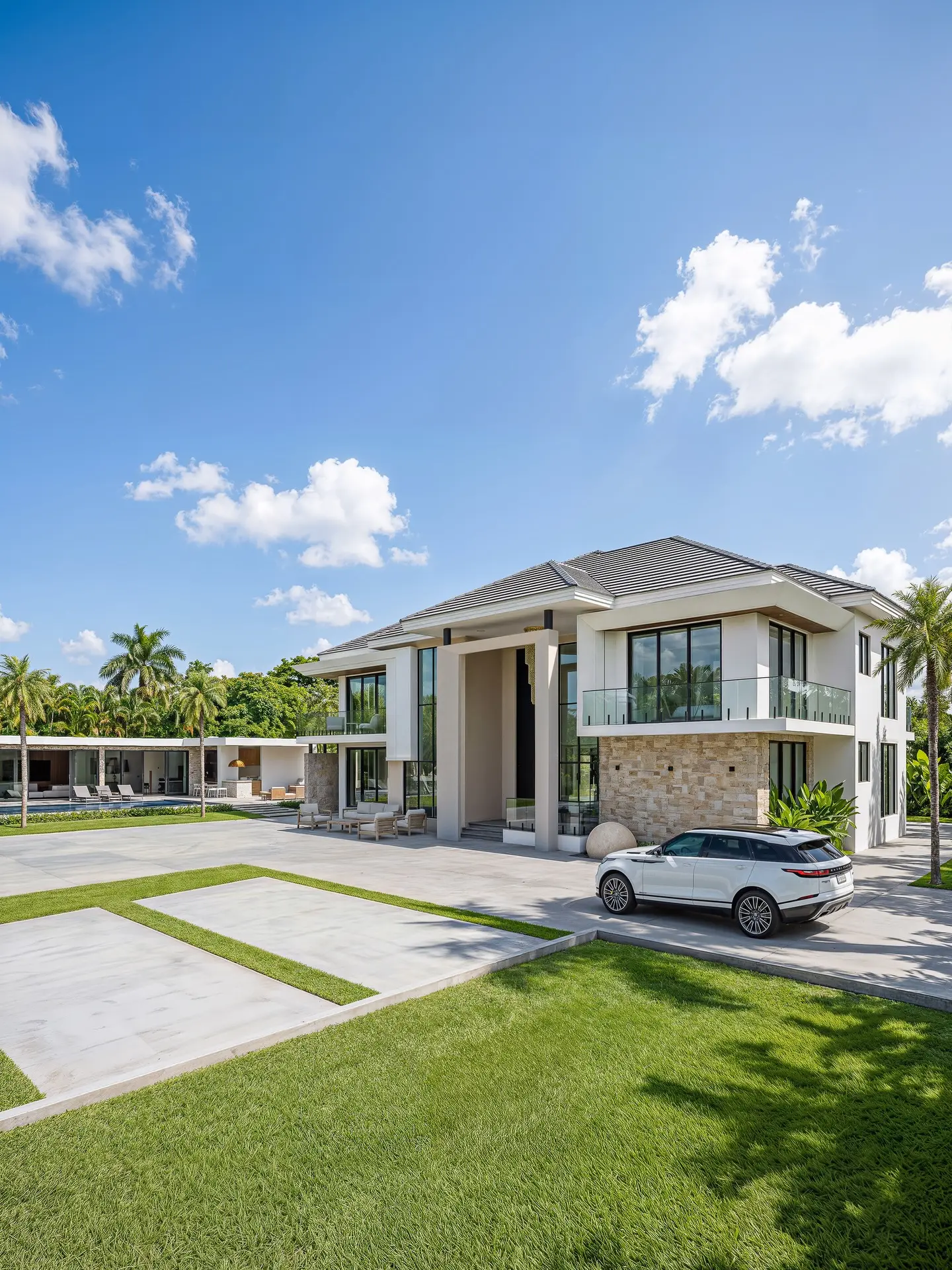 6-Bedroom Executive Mansion - Image 2
