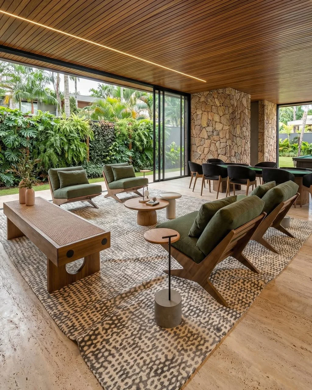 Standout Luxury Villa - Image 10