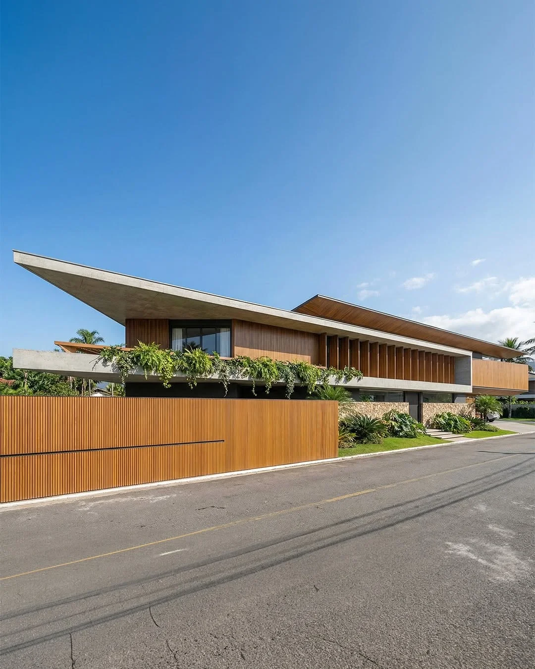 Standout Luxury Villa - Image 3