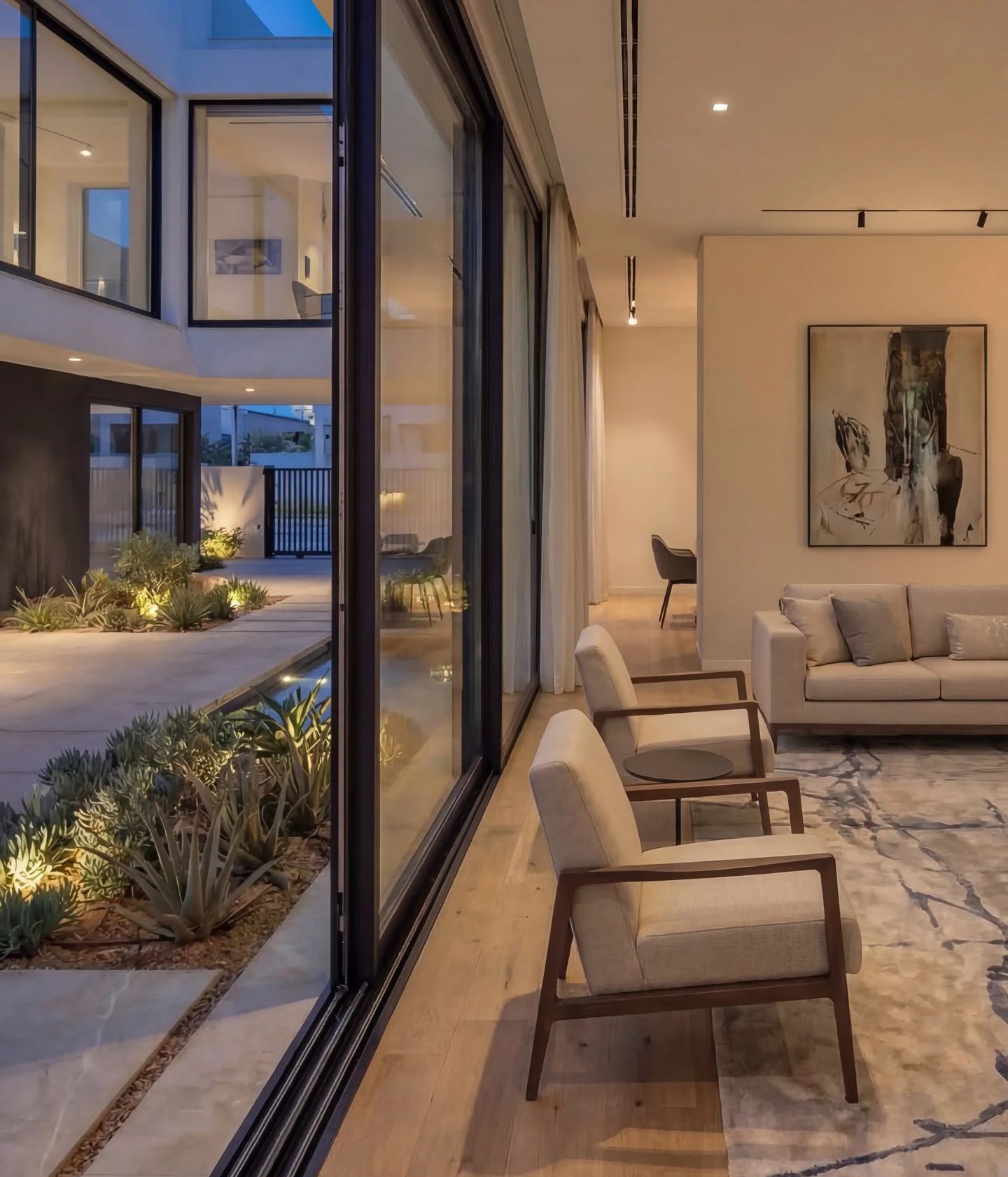 6 Bedroom Modern Triplex - Image 5