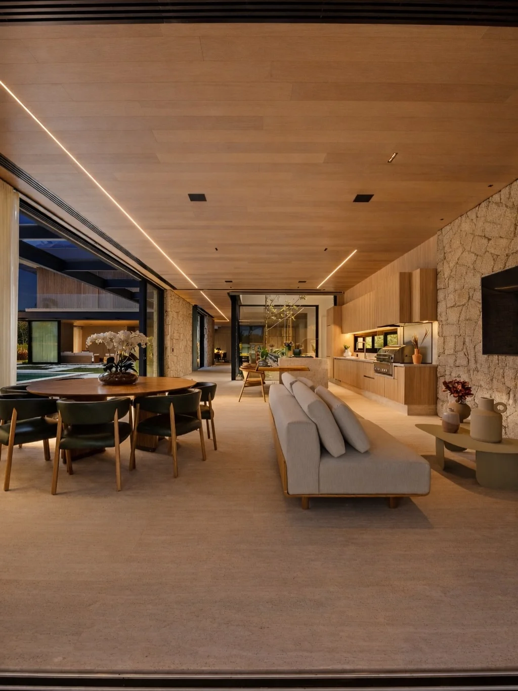 Lakefront Luxury Home - Image 5