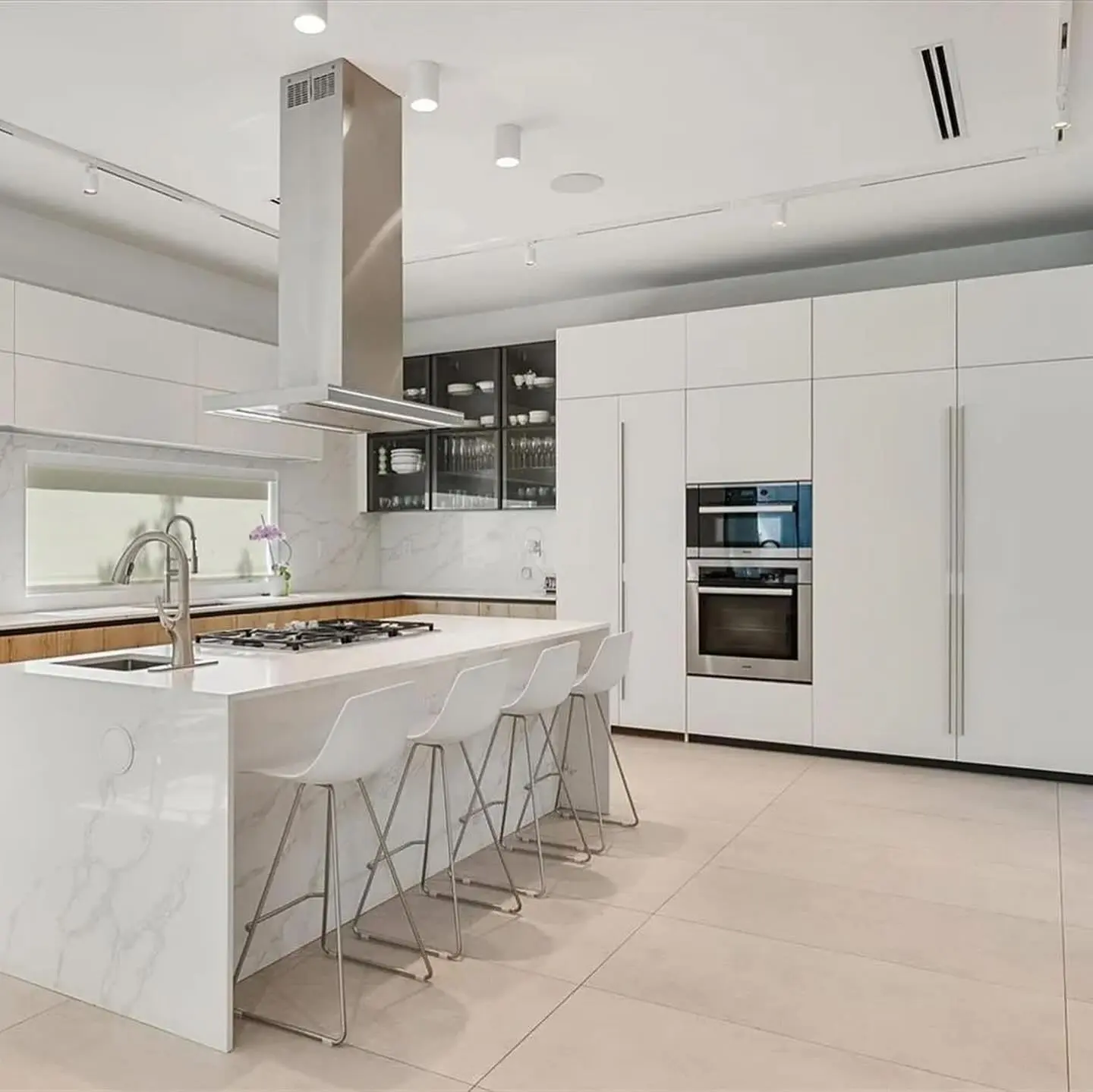 5 Bedroom Mansion - Image 15