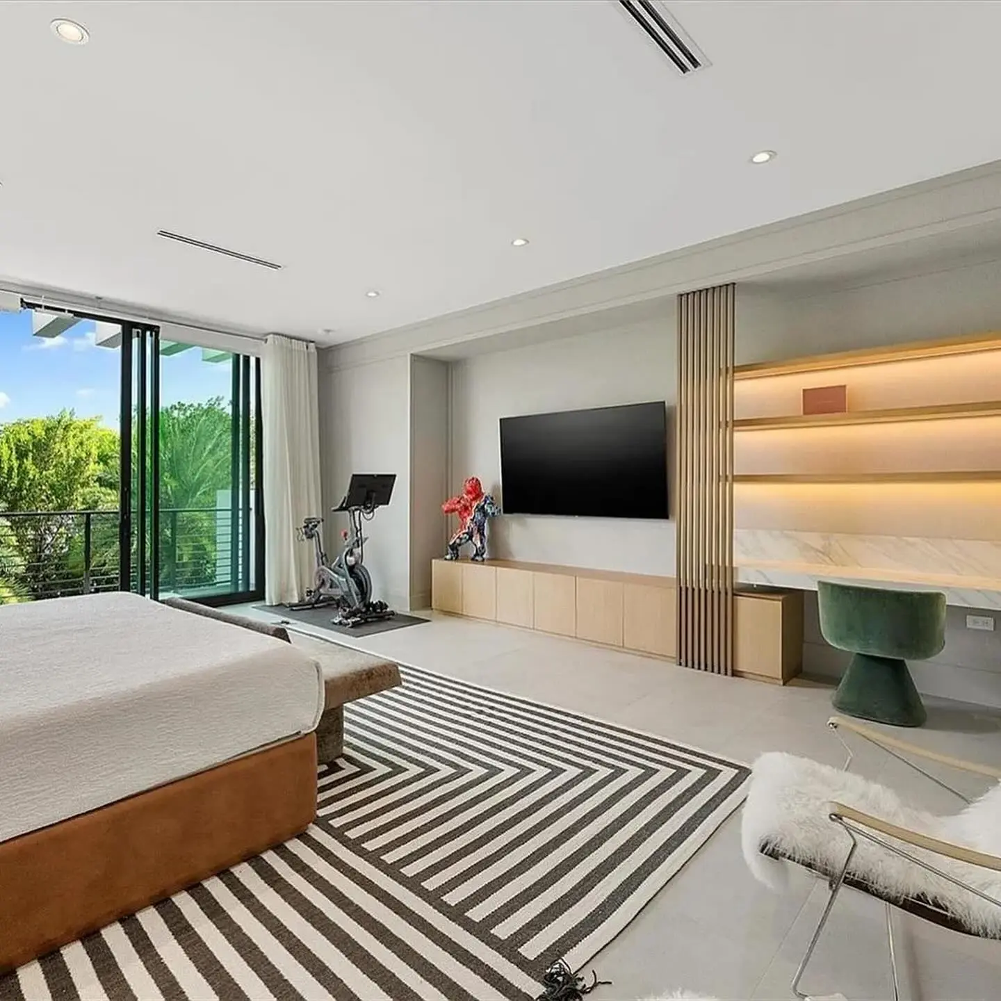 5 Bedroom Mansion - Image 4