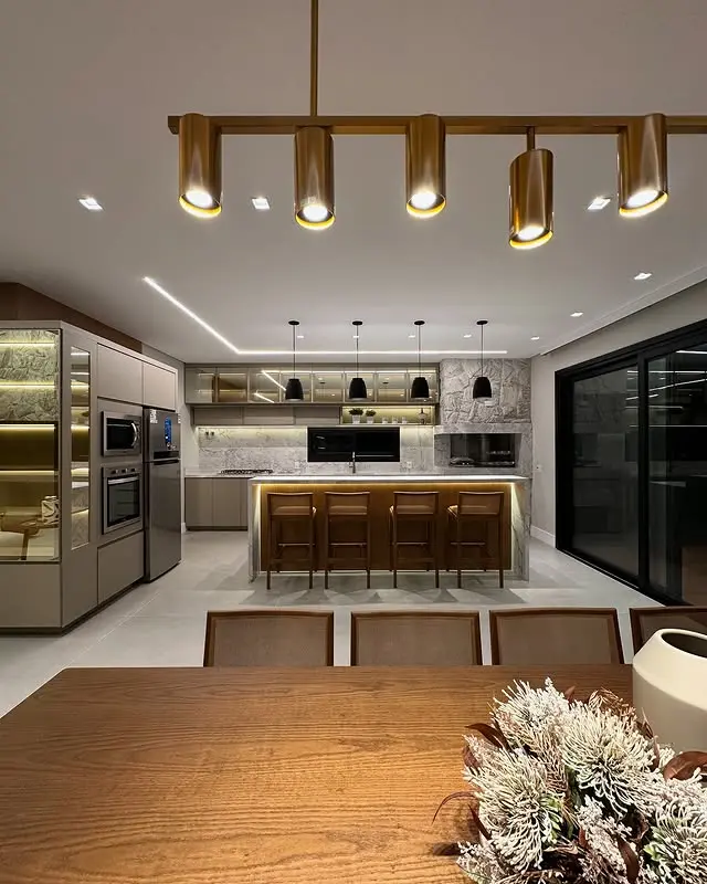4 Bedroom Family House - Image 10