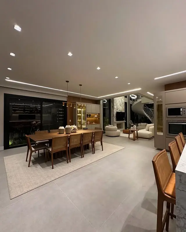 4 Bedroom Family House - Image 11