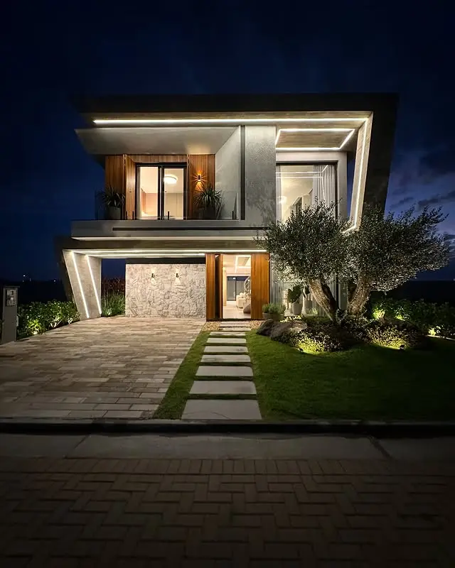4 Bedroom Family House