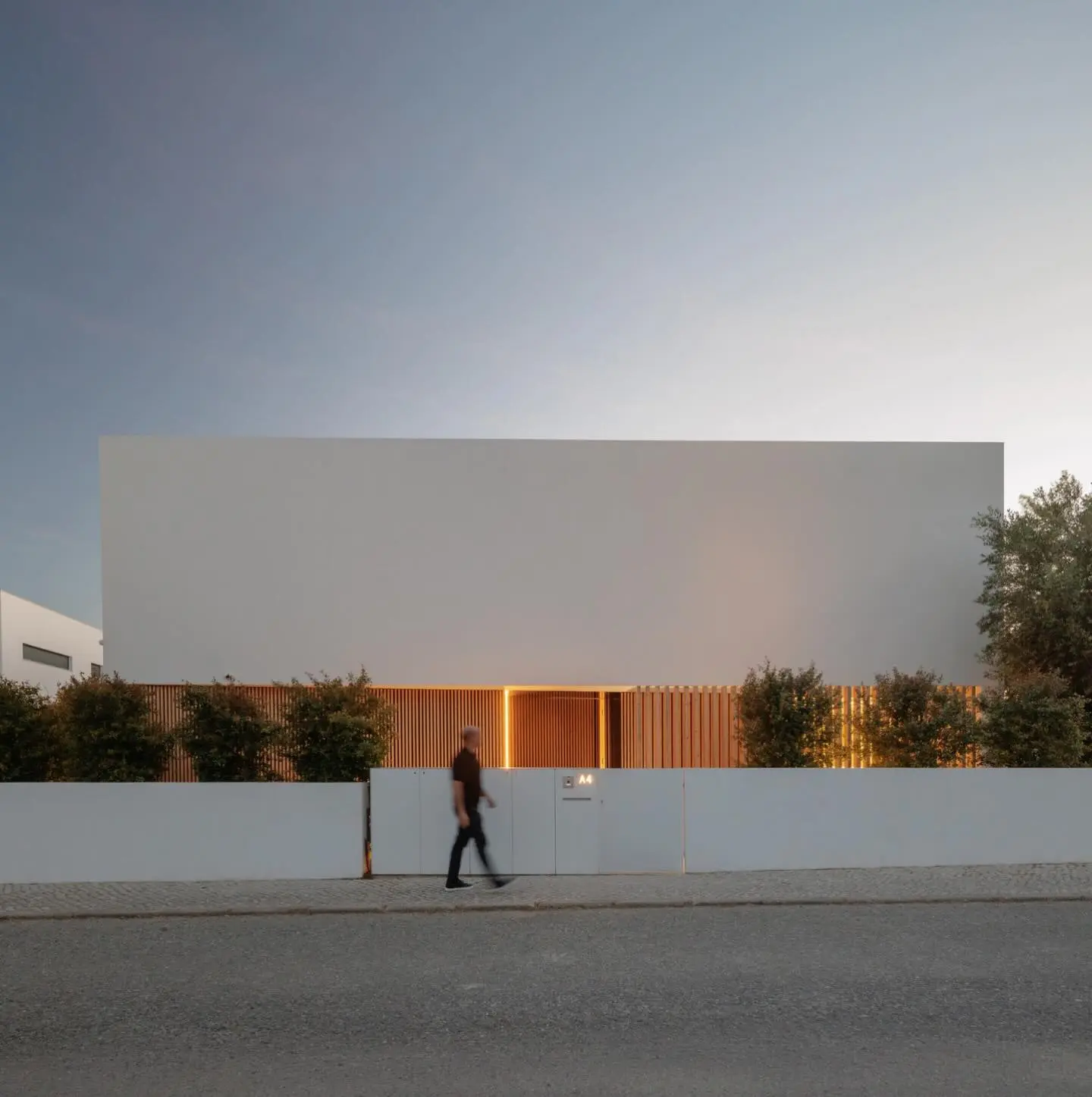 Ultra-Modern 4-Bedroom Luxury Duplex with Minimalist Design - Image 10