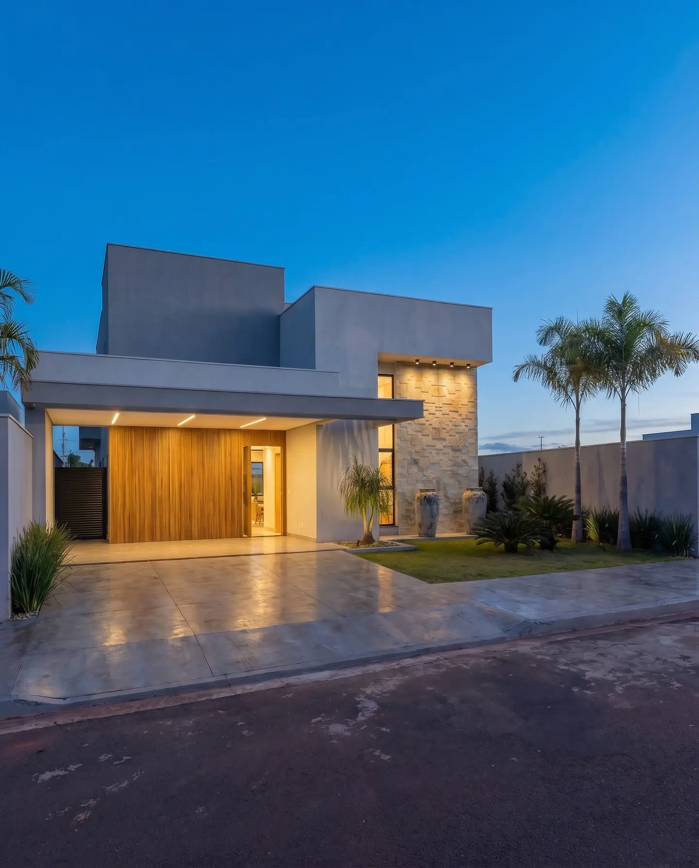 Ultra-Modern 3-Bedroom Executive Bungalow with Premium Stone Finish