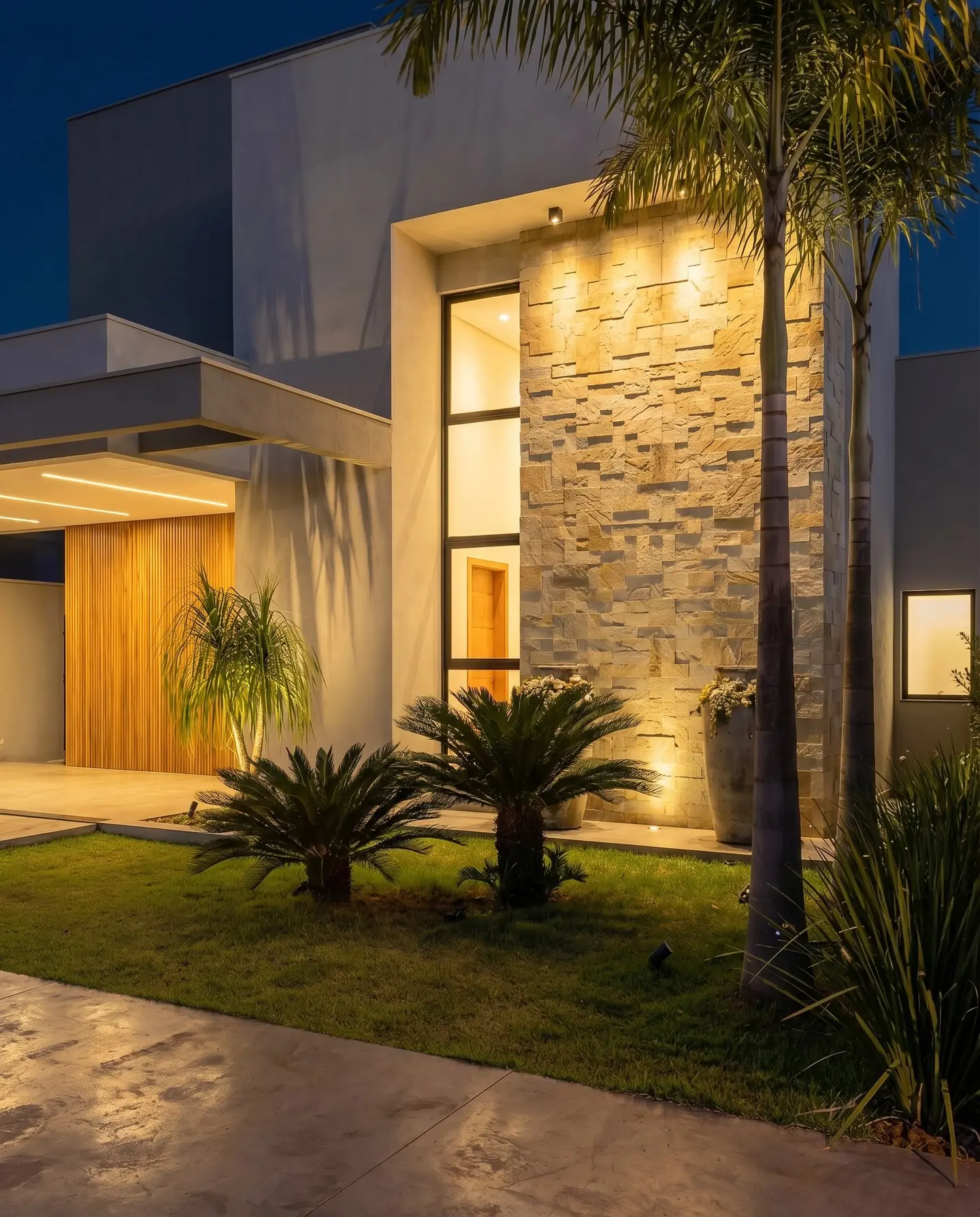 Ultra-Modern 3-Bedroom Executive Bungalow with Premium Stone Finish - Image 4