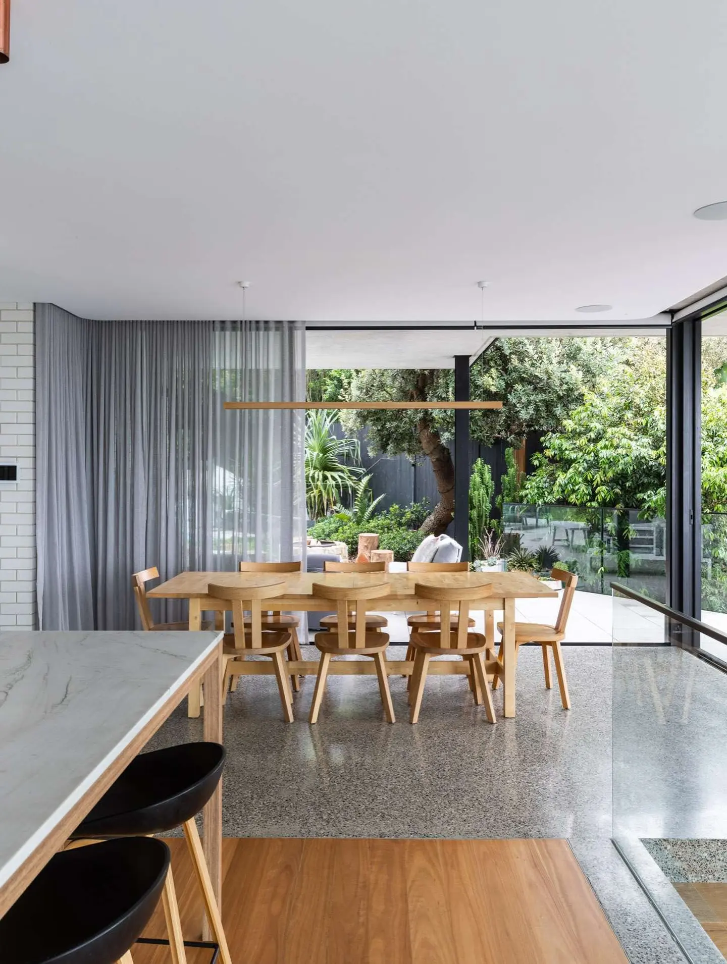 Executive 4-Bedroom Duplex – The Ultimate Family Entertainment Home - Image 10