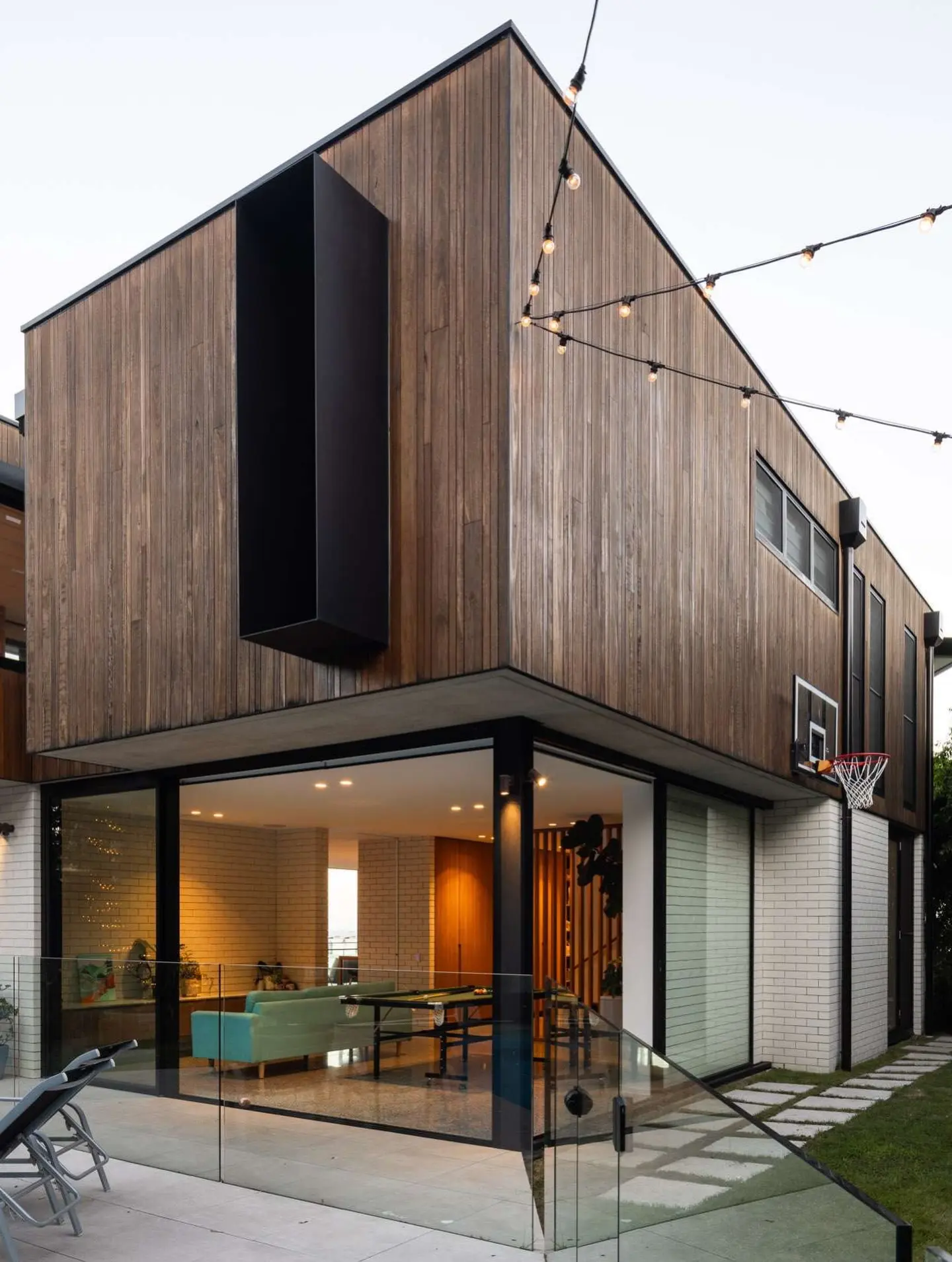 Executive 4-Bedroom Duplex – The Ultimate Family Entertainment Home