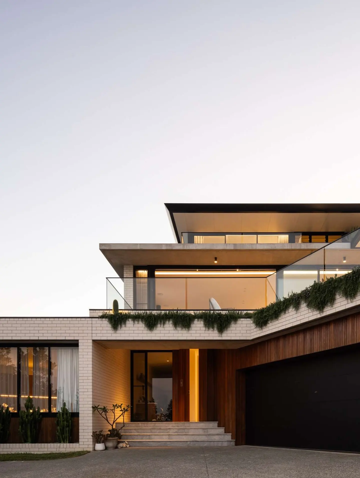 Executive 4-Bedroom Duplex – The Ultimate Family Entertainment Home - Image 4