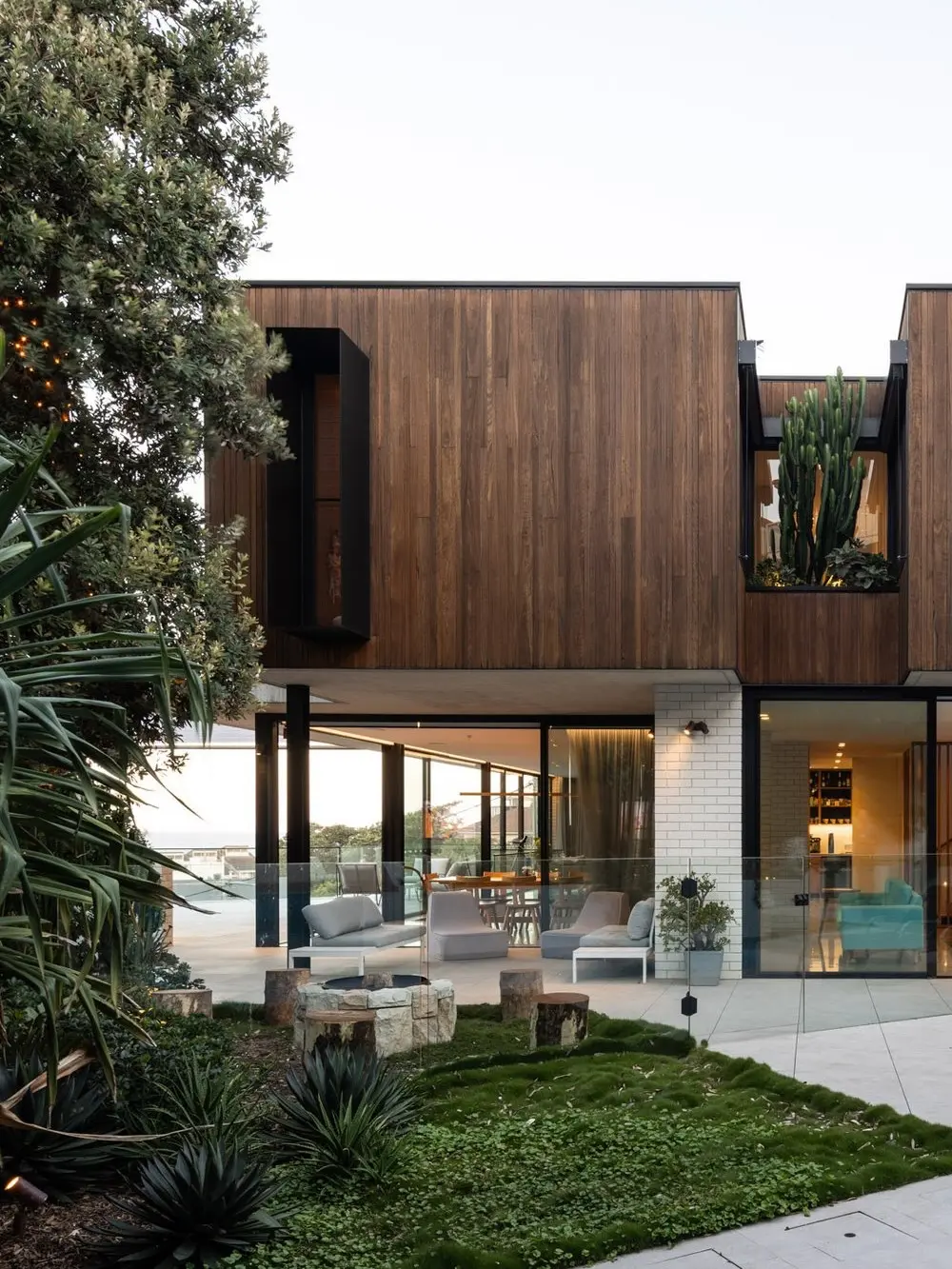 Executive 4-Bedroom Duplex – The Ultimate Family Entertainment Home - Image 6