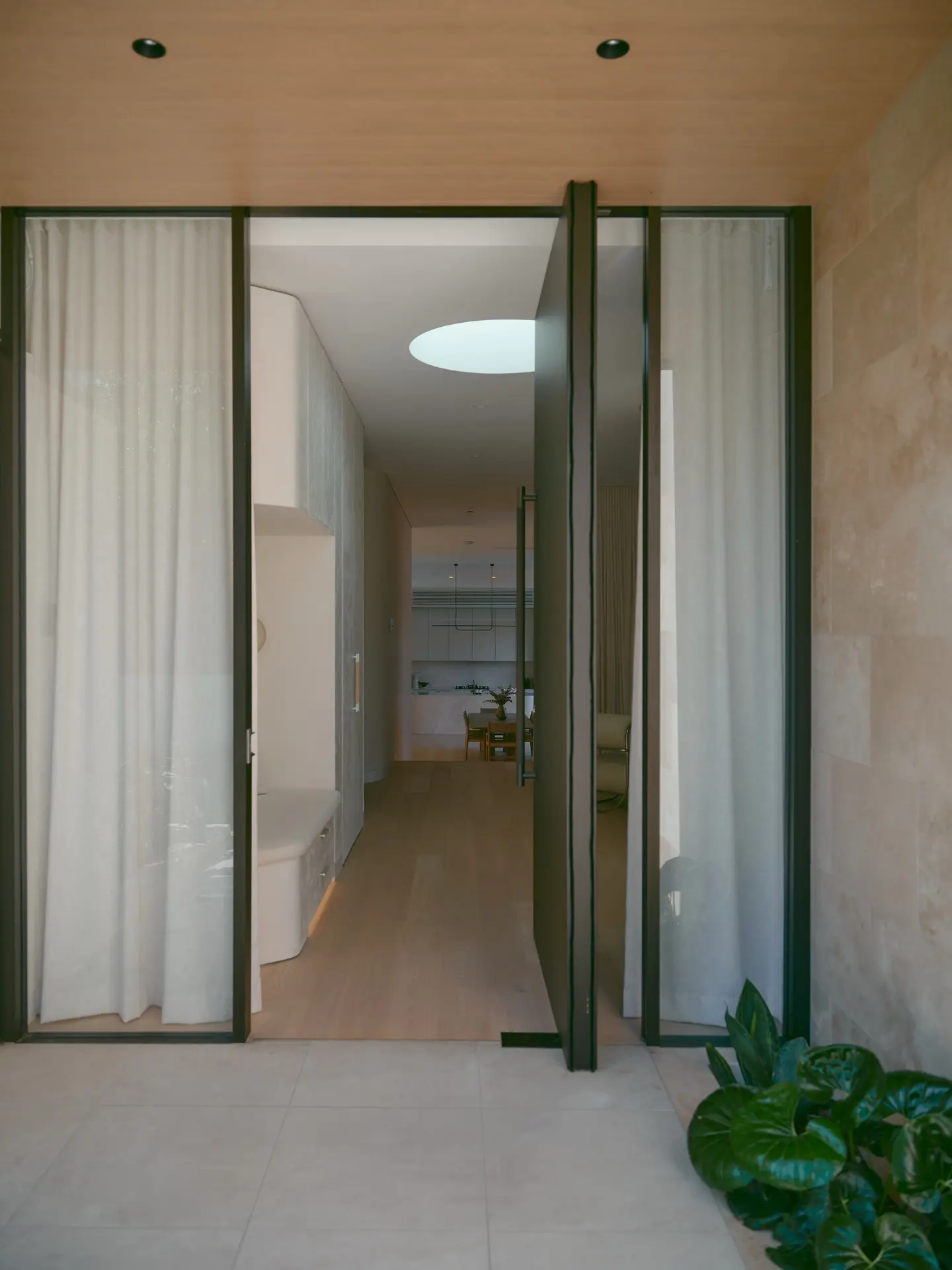 3-Bedroom Family Bungalow – Minimalist Luxury & Private Garden - Image 2
