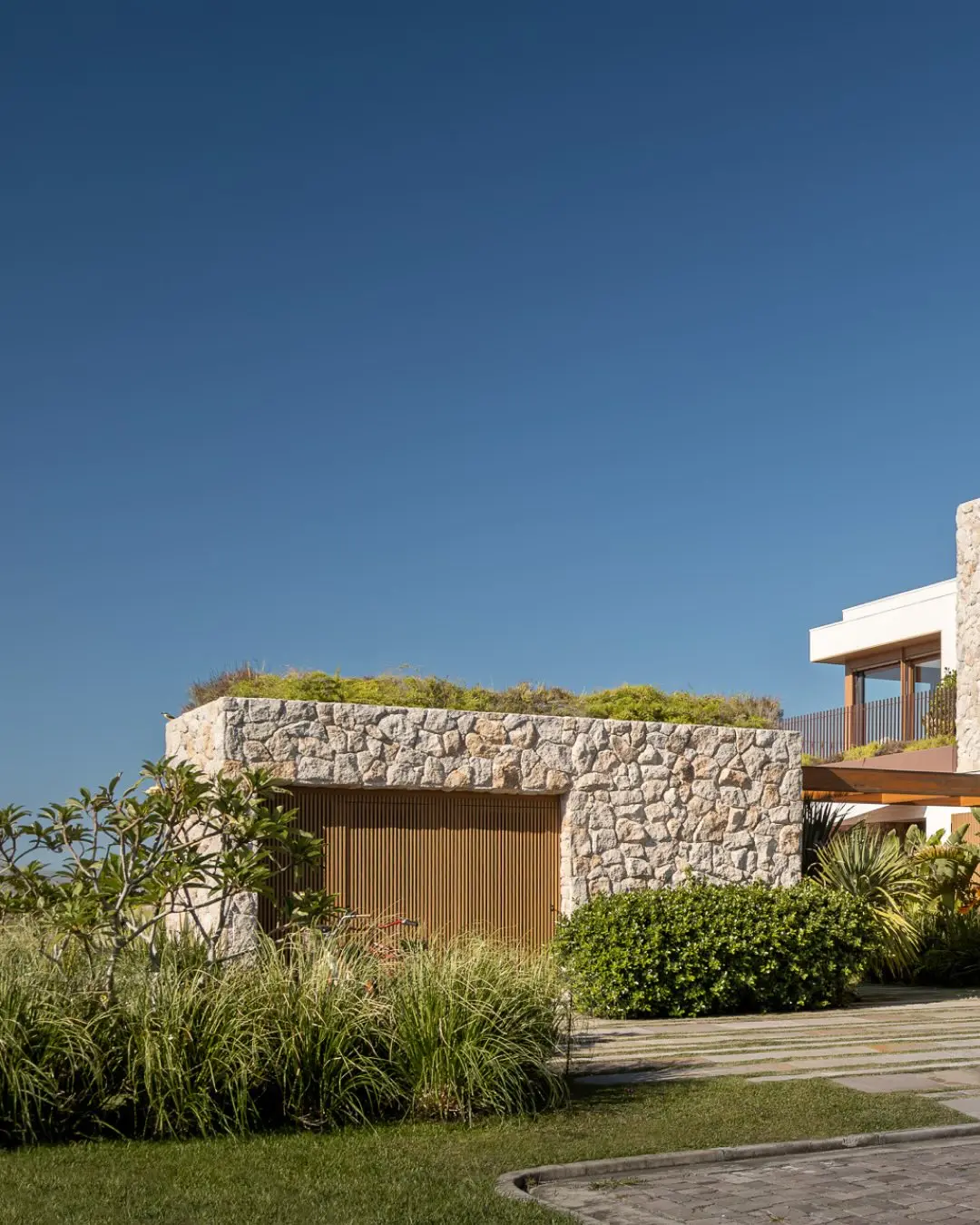 4-Bedroom Family Home & Coastal Retreat – Modern Minimalist Elegance - Image 2
